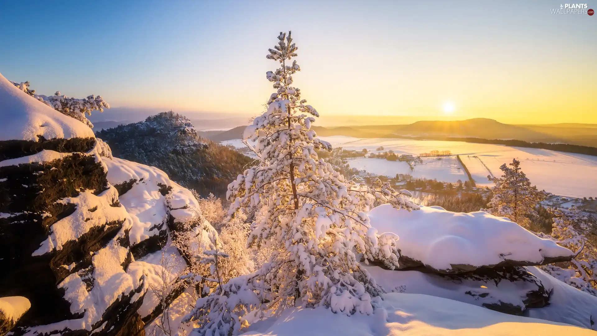 rays of the Sun, snow, viewes, Mountains, winter, trees, rocks