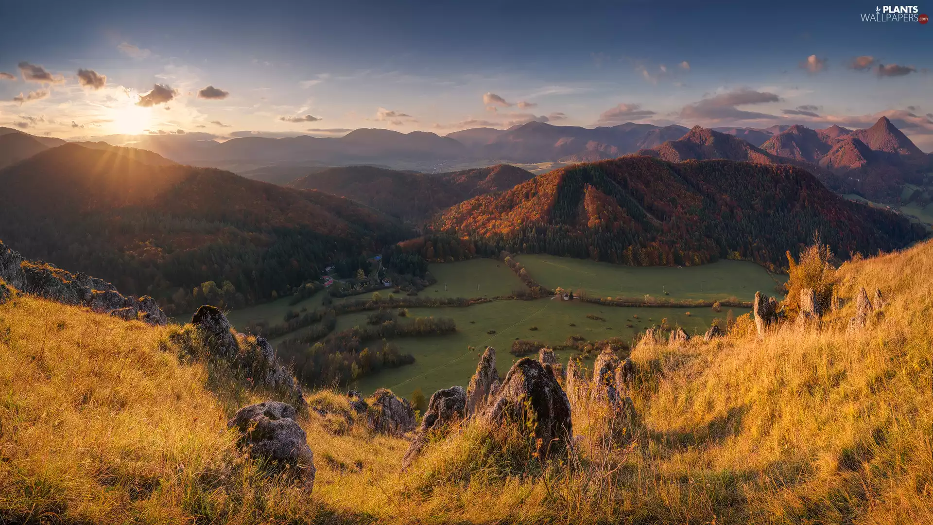 Valley, Houses, grass, rays of the Sun, viewes, Mountains, autumn, trees